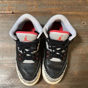 Air Jordan 3 Retro size 5.5Y